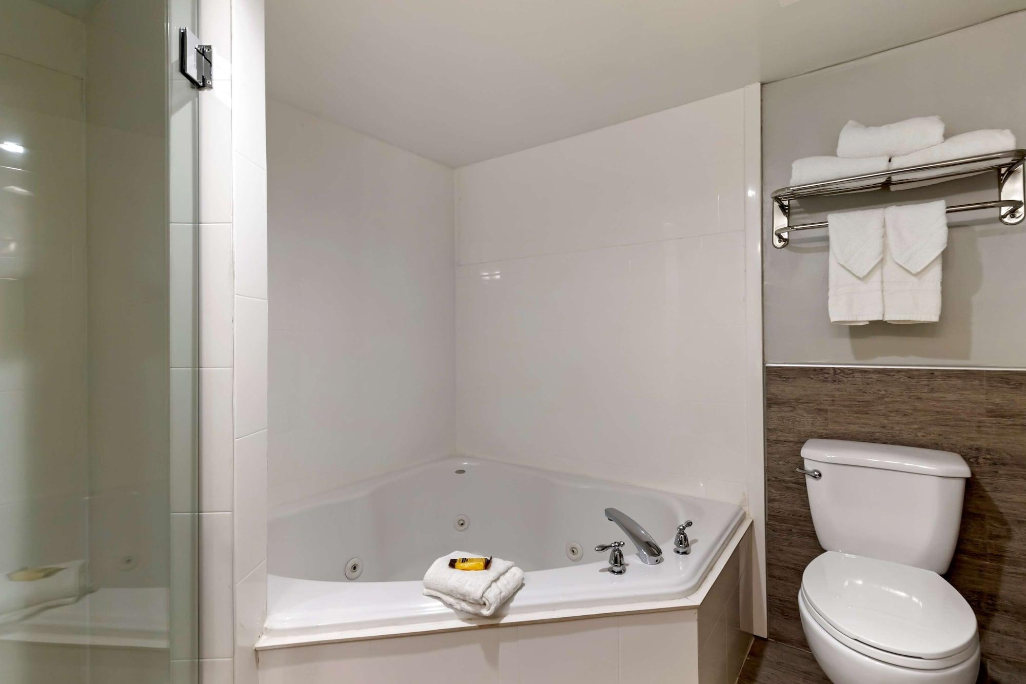 Hotel Western Airport 2*